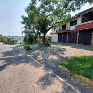 Loja com 110m², no bairro Marechal Floriano em Caxias do Sul para Alugar