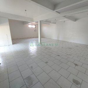 Loja com 110m², no bairro Marechal Floriano em Caxias do Sul para Alugar