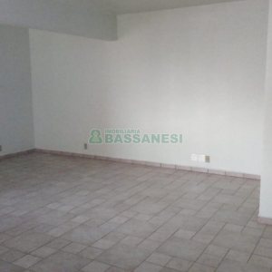 Loja com 600m², 16 vagas, no bairro Centro em Caxias do Sul para Alugar