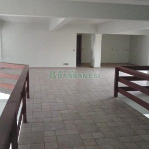Loja com 600m², 16 vagas, no bairro Centro em Caxias do Sul para Alugar