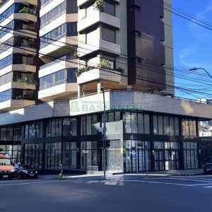 Loja com 600m², 16 vagas, no bairro Centro em Caxias do Sul para Alugar