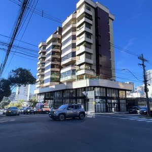 Loja com 600m², 16 vagas, no bairro Centro em Caxias do Sul para Alugar