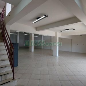 Loja com 285m², no bairro Universitário em Caxias do Sul para Alugar