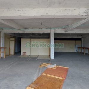 Loja com 285m², no bairro Universitário em Caxias do Sul para Alugar