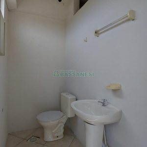 Loja com 285m², no bairro Universitário em Caxias do Sul para Alugar
