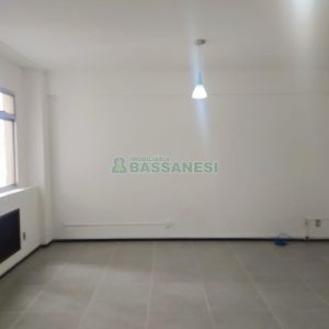 Sala com 35m², no bairro Centro em Caxias do Sul para Alugar