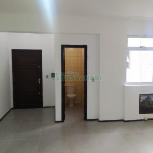 Sala com 35m², no bairro Centro em Caxias do Sul para Alugar