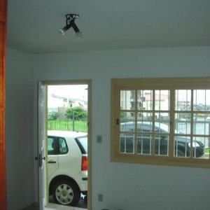 Sobrado com 110m², 3 dormitórios, 1 vaga, no bairro Vinhedos em Caxias do Sul para Alugar