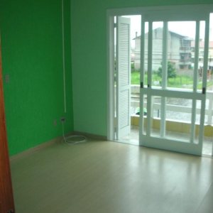 Sobrado com 110m², 3 dormitórios, 1 vaga, no bairro Vinhedos em Caxias do Sul para Alugar