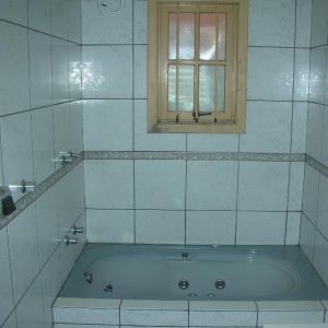 Sobrado com 110m², 3 dormitórios, 1 vaga, no bairro Vinhedos em Caxias do Sul para Alugar