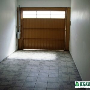 Sobrado com 110m², 3 dormitórios, 1 vaga, no bairro Vinhedos em Caxias do Sul para Alugar