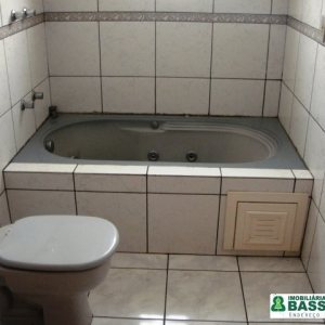 Sobrado com 110m², 3 dormitórios, 1 vaga, no bairro Vinhedos em Caxias do Sul para Alugar