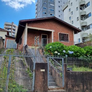 Casa com 112m², 3 dormitórios, 1 vaga, no bairro Panazzolo em Caxias do Sul para Comprar