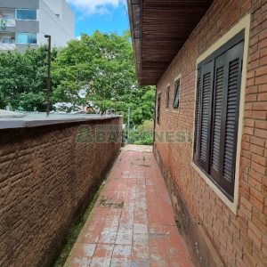 Casa com 112m², 3 dormitórios, 1 vaga, no bairro Panazzolo em Caxias do Sul para Comprar