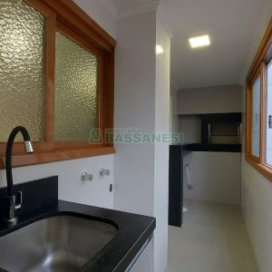 Apartamento com 140m², 3 dormitórios, 1 vaga, no bairro Centro em Caxias do Sul para Alugar