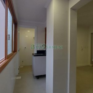 Apartamento com 140m², 3 dormitórios, 1 vaga, no bairro Centro em Caxias do Sul para Alugar