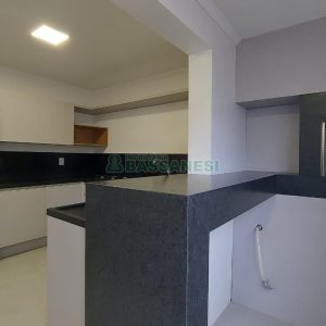 Apartamento com 140m², 3 dormitórios, 1 vaga, no bairro Centro em Caxias do Sul para Alugar