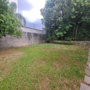 Casa Comercial com 100m², 2 dormitórios, 1 vaga, no bairro Panazzolo em Caxias do Sul para Alugar