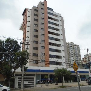 Apartamento com 40m², 1 dormitório, 1 vaga, no bairro Lourdes em Caxias do Sul para Alugar