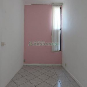 Sala com 45m², no bairro Centro em Caxias do Sul para Comprar
