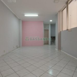 Sala com 45m², no bairro Centro em Caxias do Sul para Comprar