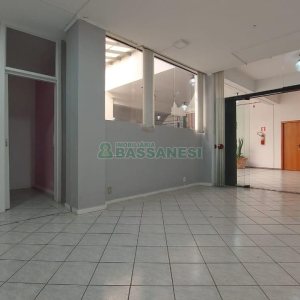 Sala com 45m², no bairro Centro em Caxias do Sul para Comprar