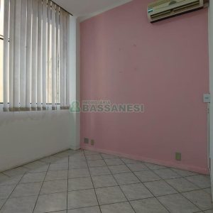 Sala com 45m², no bairro Centro em Caxias do Sul para Comprar