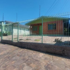 Casa com 88m², 3 dormitórios, 1 vaga, no bairro Fatima em Caxias do Sul para Alugar
