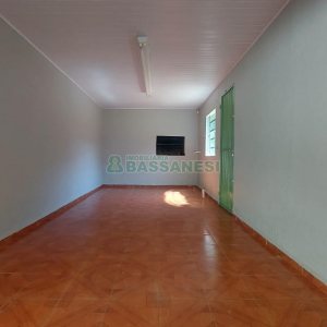 Casa com 88m², 3 dormitórios, 1 vaga, no bairro Fatima em Caxias do Sul para Alugar