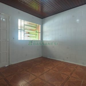 Casa com 88m², 3 dormitórios, 1 vaga, no bairro Fatima em Caxias do Sul para Alugar