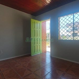 Casa com 88m², 3 dormitórios, 1 vaga, no bairro Fatima em Caxias do Sul para Alugar