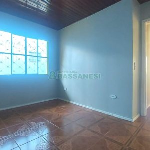 Casa com 88m², 3 dormitórios, 1 vaga, no bairro Fatima em Caxias do Sul para Alugar