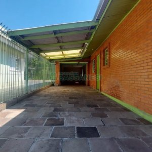Casa com 88m², 3 dormitórios, 1 vaga, no bairro Fatima em Caxias do Sul para Alugar