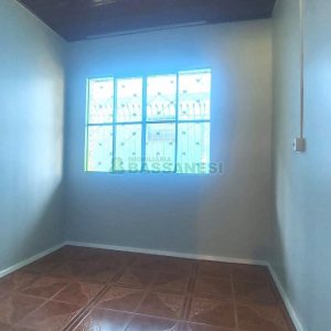 Casa com 88m², 3 dormitórios, 1 vaga, no bairro Fatima em Caxias do Sul para Alugar