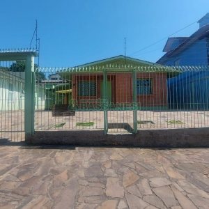 Casa com 88m², 3 dormitórios, 1 vaga, no bairro Fatima em Caxias do Sul para Alugar