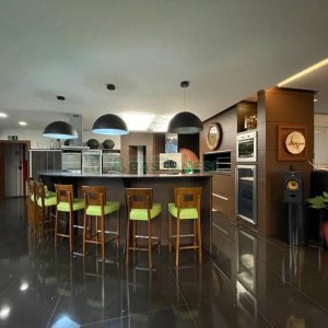 Sala Mobiliada com 172m², no bairro Centro em Caxias do Sul para Alugar