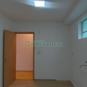 Apartamento com 80m², 2 dormitórios, no bairro Madureira em Caxias do Sul para Alugar