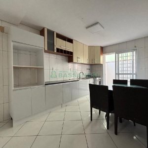 Apto Mobiliado com 82m², 2 dormitórios, 3 vagas, no bairro Petrópolis em Caxias do Sul para Alugar