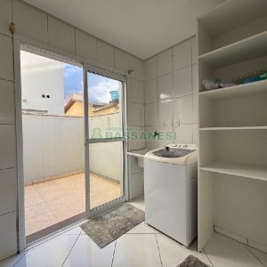 Apto Mobiliado com 82m², 2 dormitórios, 3 vagas, no bairro Petrópolis em Caxias do Sul para Alugar