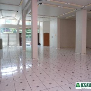 Loja com 179m², 3 vagas, no bairro Lourdes em Caxias do Sul para Alugar ou Comprar