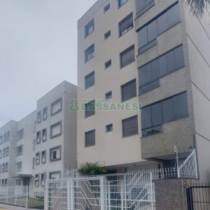 Apartamento com 94m², 3 dormitórios, 2 vagas, no bairro Pio X em Caxias do Sul para Alugar