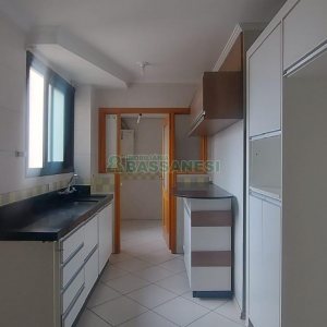 Apartamento com 94m², 3 dormitórios, 2 vagas, no bairro Pio X em Caxias do Sul para Alugar