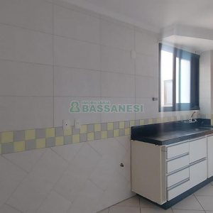 Apartamento com 94m², 3 dormitórios, 2 vagas, no bairro Pio X em Caxias do Sul para Alugar