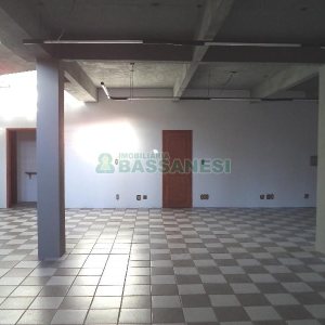 Loja com 380m², no bairro Santa Catarina em Caxias do Sul para Alugar