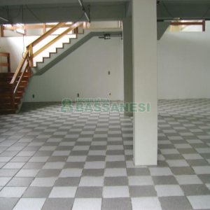 Loja com 380m², no bairro Santa Catarina em Caxias do Sul para Alugar