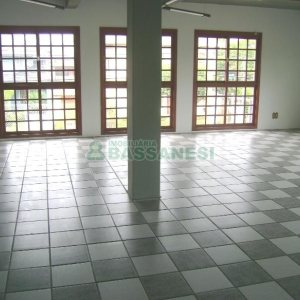 Loja com 380m², no bairro Santa Catarina em Caxias do Sul para Alugar