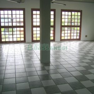 Loja com 380m², no bairro Santa Catarina em Caxias do Sul para Alugar