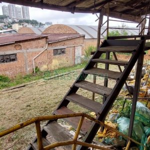 Pavilhão com 550m², no bairro Fatima em Caxias do Sul para Alugar
