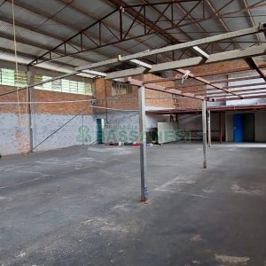 Pavilhão com 550m², no bairro Fatima em Caxias do Sul para Alugar