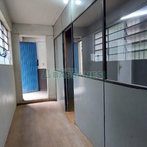 Pavilhão com 550m², no bairro Fatima em Caxias do Sul para Alugar
